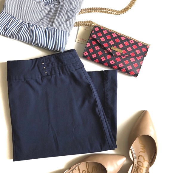 Trina Turk Pretty Flower Mini Phone-Case Crossbody - Picture 13 of 14